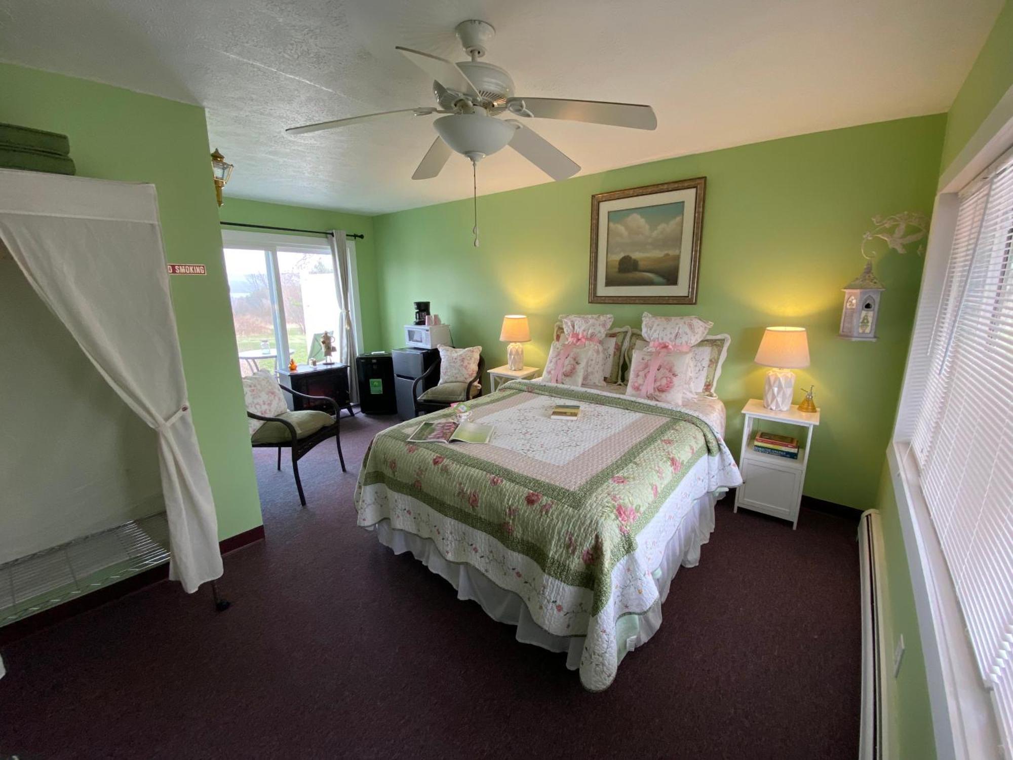 Savannah House Wine Country Inn & Cottages Himrod Екстериор снимка