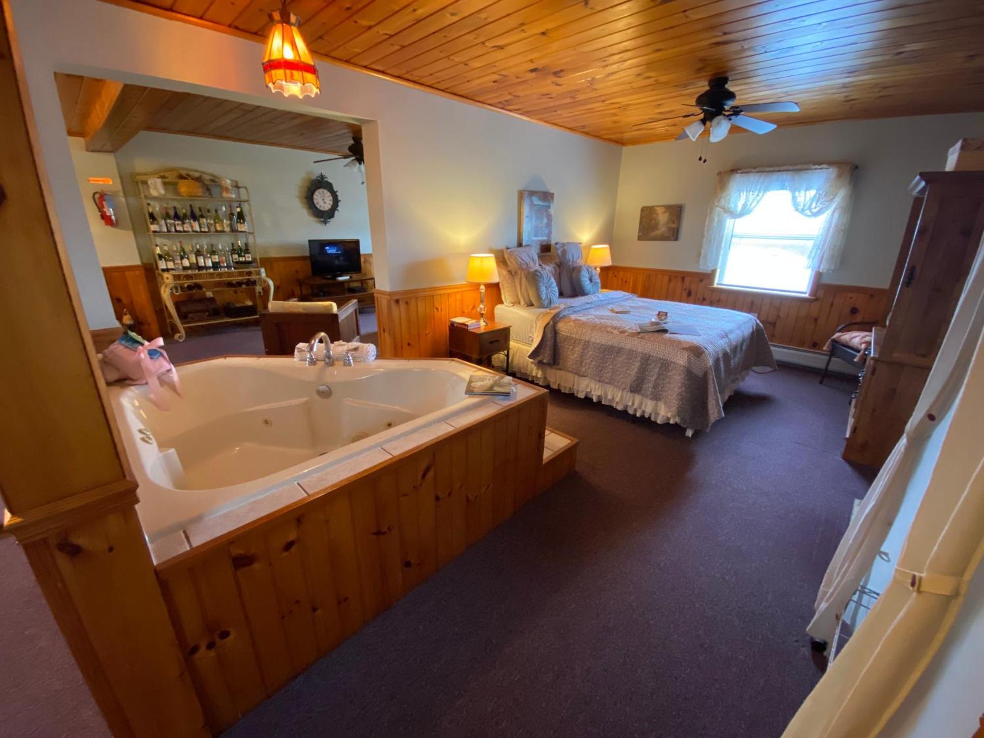 Savannah House Wine Country Inn & Cottages Himrod Екстериор снимка