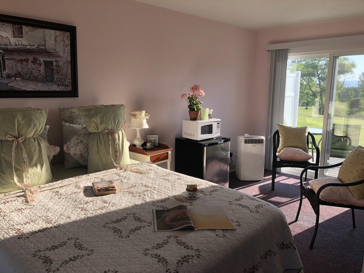 Savannah House Wine Country Inn & Cottages Himrod Екстериор снимка