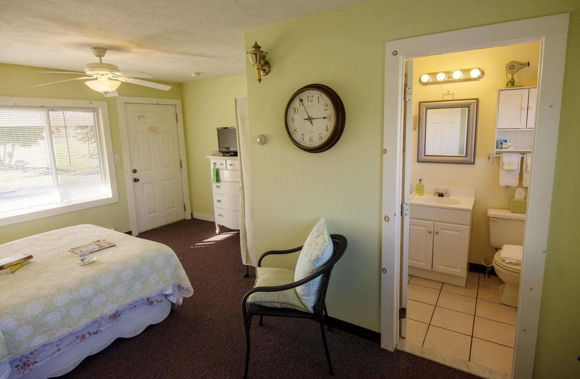 Savannah House Wine Country Inn & Cottages Himrod Екстериор снимка