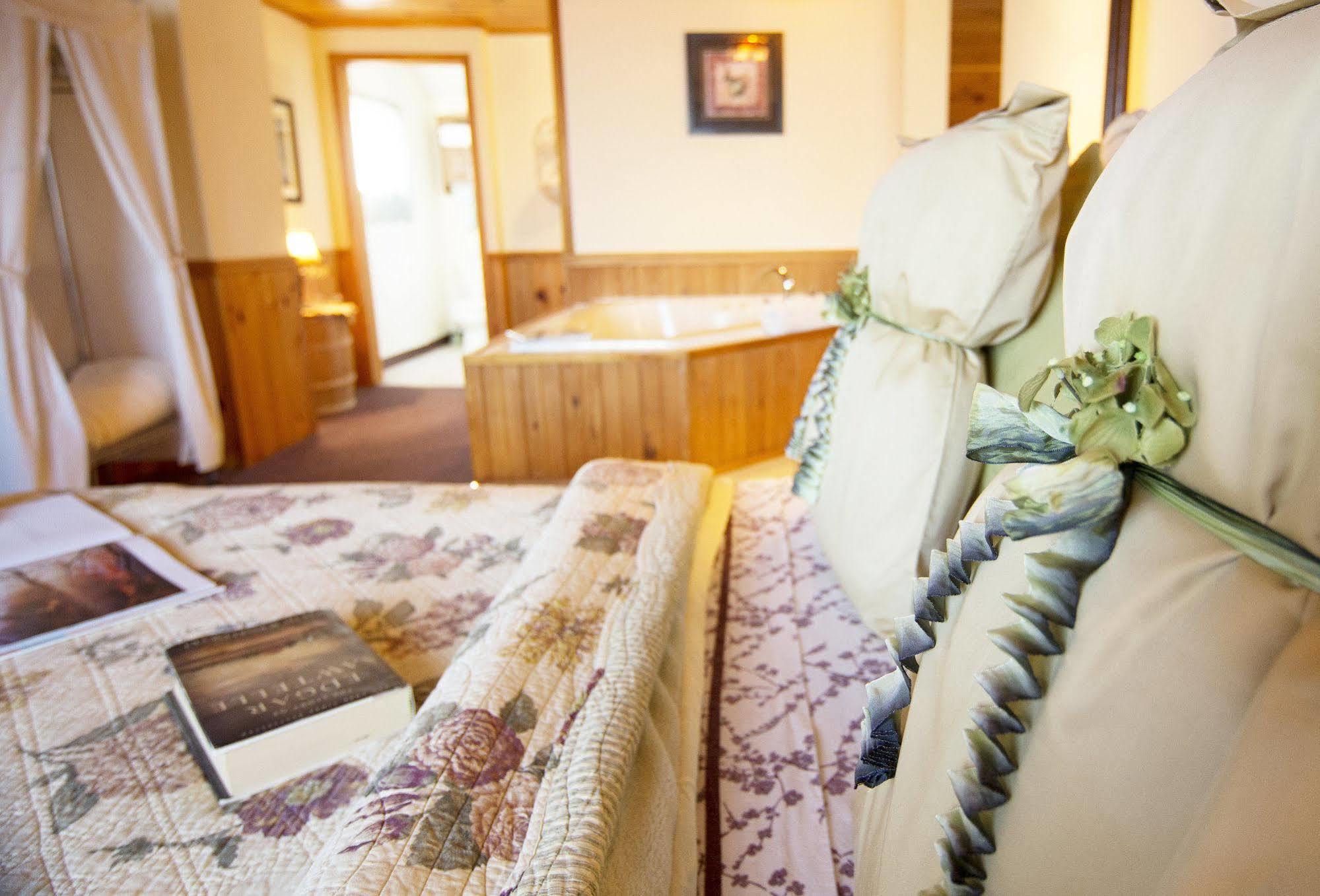 Savannah House Wine Country Inn & Cottages Himrod Екстериор снимка